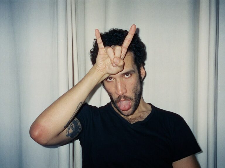 Artist Javier Alejandro Cerrada photographs an ass like a sunset